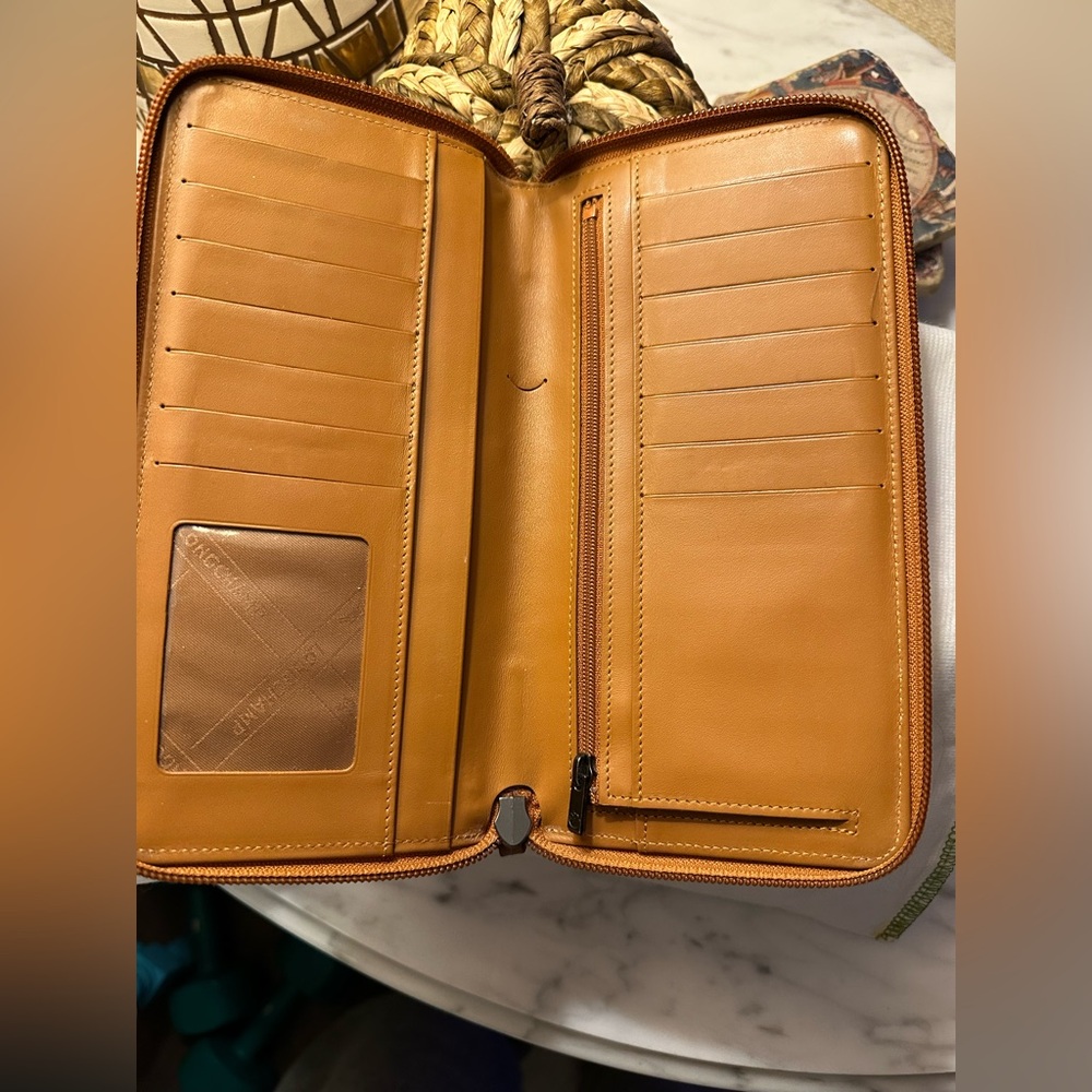 Gorgeous Longchamp Cognac Zippy Wallet - Picture 6 of 9